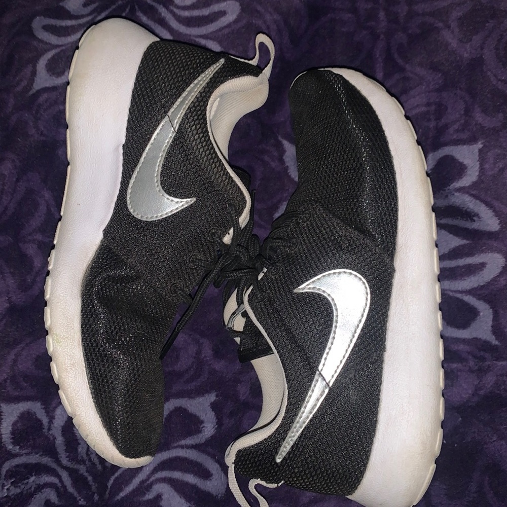 Nike roshe size 3.5